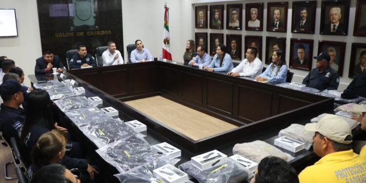 ¡Cumple su palabra! Alcalde de Badiraguato anuncia aumento salarial para policías
