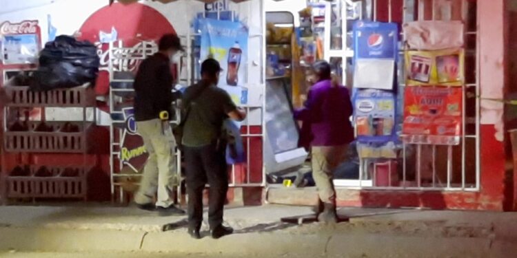 Asesinaron anoche a un joven en una tienda de abarrotes