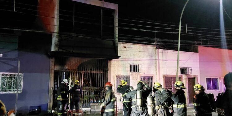 Muere adulta mayor al incendiarse su casa en pleno centro de Culiacán 