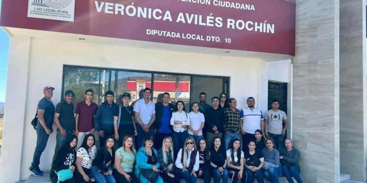 Denuncian que diputada Verónica Avilés obliga a trabajadores de Conafe de Badiraguato a asistir a marcha de AMLO