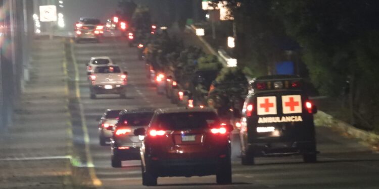 Más militares llegan a Culiacán