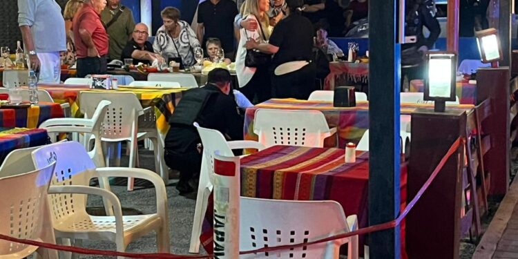 Se registra ataque a balazos en restaurante de Mazatlán; un empresario y 3 canadienses los lesionados