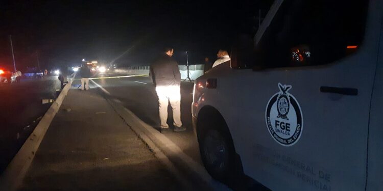 Muere desconocido atropellado por varios vehículos