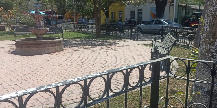 Deteriorada y muy descuidada la plazuela de Imala, denuncian