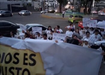 ¡Queremos una iglesia justa! Marchan jóvenes para frenar abusos de sacerdotes