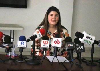 Invitan a megamarcha de Morena en la Ciudad de México