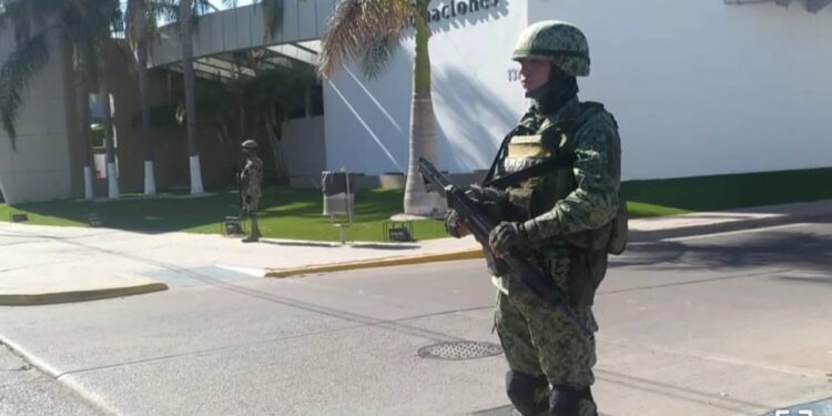 Resguardan en funeraria de Los Mochis el cuerpo de “El Chueco” asesino de sacerdotes jesuitas