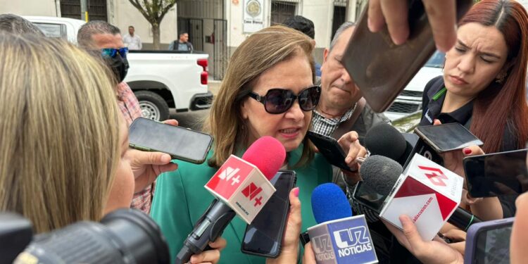 Practican prueba de ADN a mujer que  presumen que es la madre de la niña encontrada semienterrada en JJR