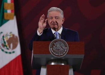 AMLO crítica a Felipe Calderón por defender a Genaro García Luna
