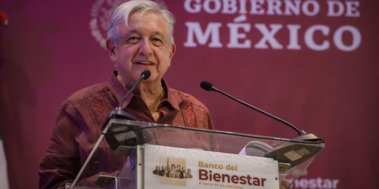 AMLO apoya a Rocha Moya en su lucha en la UAS desde el diálogo y respeto a la autonomía universitaria