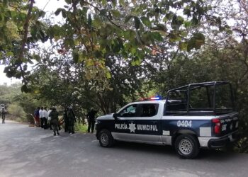 Flota cadáver en canal de Costa Rica
