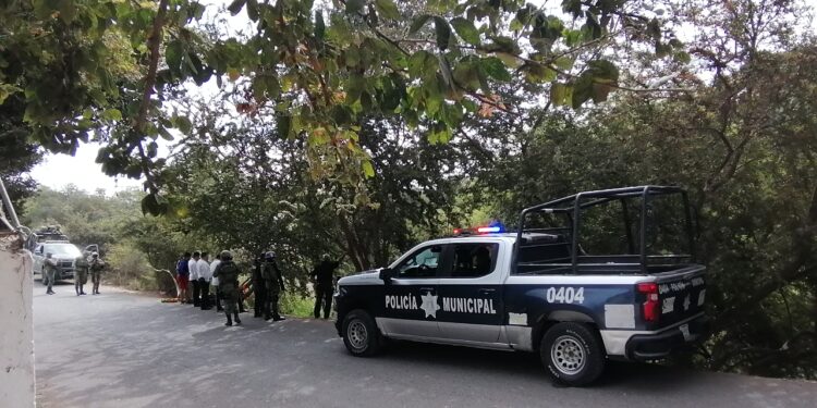 Flota cadáver en canal de Costa Rica