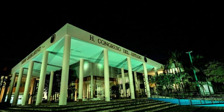 Congreso de Sinaloa se ilumina de verde manzana por Día Internacional de las Deformidades Craneales: Craneosinostosis.