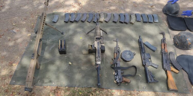 Localiza Ejército armamento y vehículos en La Laguna de Canachi