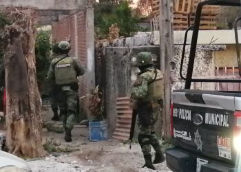 Perro enterrado moviliza a todas las corporaciones de policía