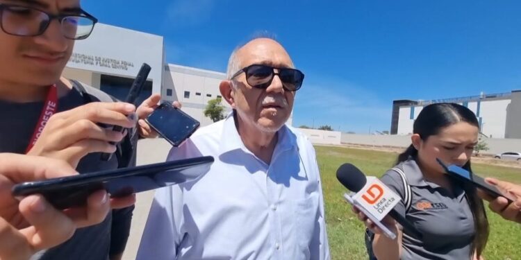 Que se siente bien, pero que los días pasan y aumenta el desgaste físico, afirmó ex alcalde de Mazatlán