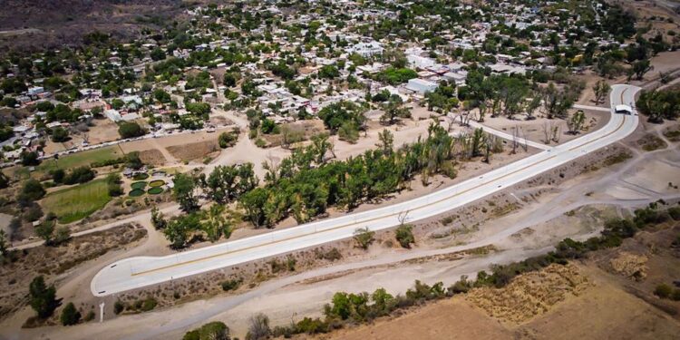 ¡Nuevo atractivo en Badiraguato! Rocha Moya y Alcalde inauguran Malecón