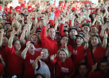 Michel Benítez Uriarte protagoniza alegre, impresionante cierre de campaña en Los Mochis