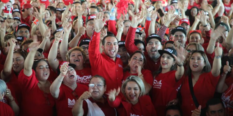 Michel Benítez Uriarte protagoniza alegre, impresionante cierre de campaña en Los Mochis