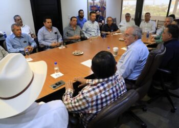 Se reúne Gobernador Rocha con acopiadores, en seguimiento a los avances en la comercialización de maíz