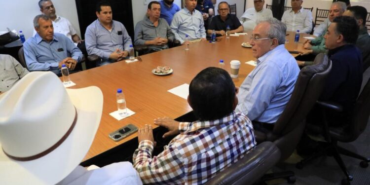 Se reúne Gobernador Rocha con acopiadores, en seguimiento a los avances en la comercialización de maíz