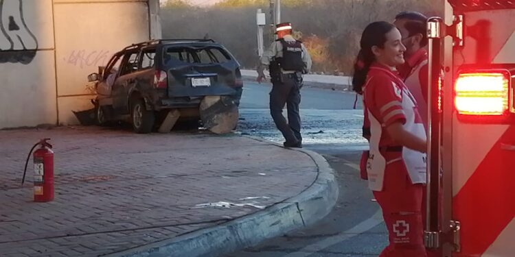 Fallece otro hombre adulto en choque contra el puente a desnivel en “La Costerita”