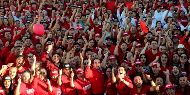 Impresionante cierre de campaña de Michel Benítez Uriarte en Mazatlán por la dirigencia del STASE