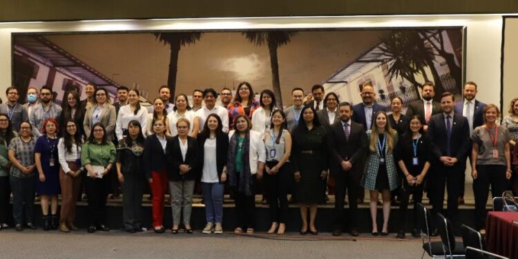 Sinaloa presenta plan piloto de retorno de víctimas de desplazamiento forzado interno ante Gobernación Federal