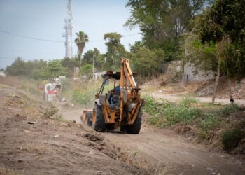 Inicia limpieza y desazolve de los 75 arroyos, drenes y canales de la ciudad
