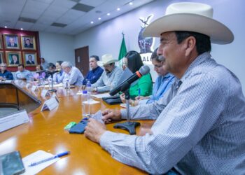 Rocha y productores acuerdan trabajar en unidad, y buscar 7 mil pesos por tonelada de maíz y 8 mil para el trigo