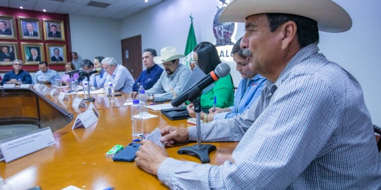 Rocha y productores acuerdan trabajar en unidad, y buscar 7 mil pesos por tonelada de maíz y 8 mil para el trigo