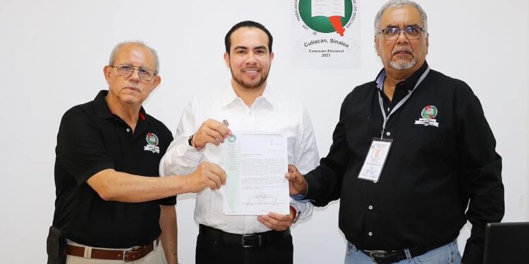 Michel Benítez Uriarte recibió constancia de mayoría como Secretario General electo del STASE