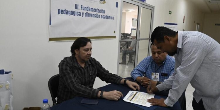 Convocan a universitarios a participar en los Foros Internos del ejercicio de Reforma que encabeza el Dr. Madueña Molina