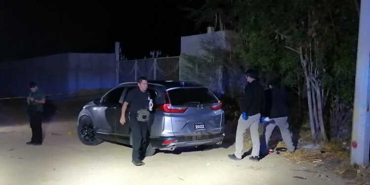 Localizan a 4 ejecutados a balazos en una camioneta Honda al sur de Culiacán