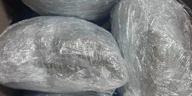 En cubetas de mole rojo hallan paquetes de marihuana en Mazatlán