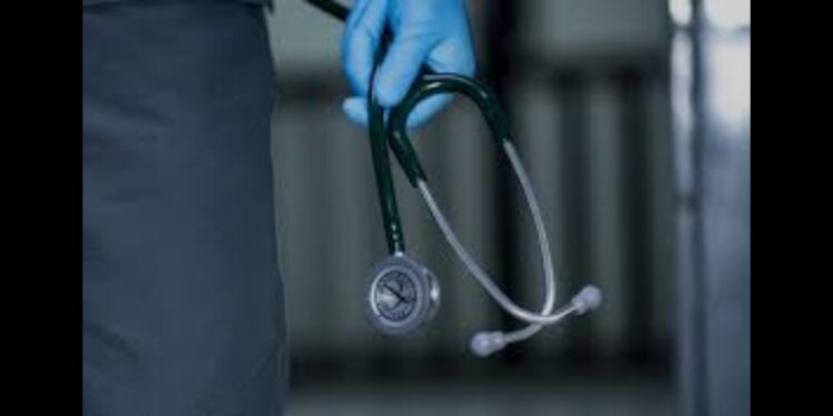 Acusa FGE de diversos delitos relacionados a mala praxis a médico de obesidad