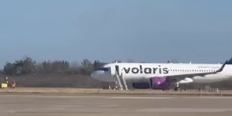 Ex vocalista de Los Recoditos iba a bordo de avión con amenaza de bomba en Mazatlán