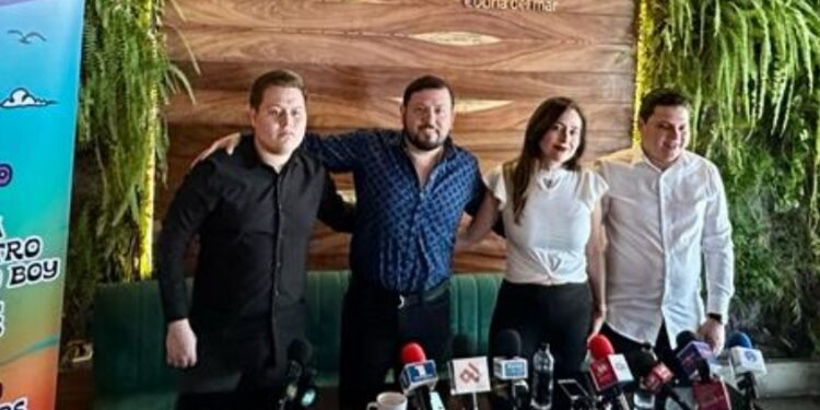 Roberto Tapia, listo para festejar a las Mamás en el Palenque de Culiacán