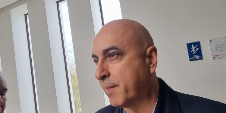 Empresarios exponen problemática de robos en locales del centro al SSPM