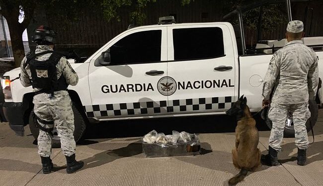 Narcos ocultan droga en un asador en Culiacán