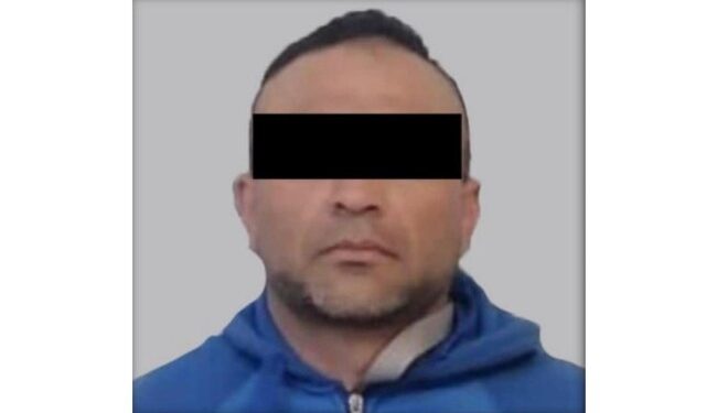 Capturan a presunto asesino que tenía tres cuerpos enterrados en su casa