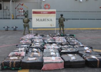 Marina asegura 2 toneladas de cocaína en las costas de Michoacán