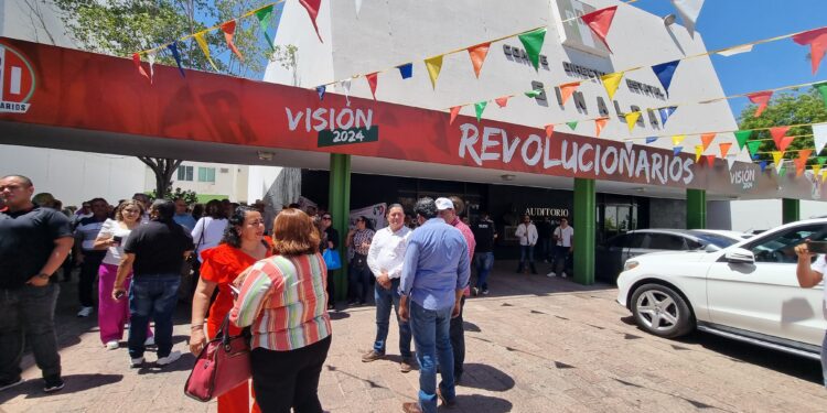 PRI inicia registros para renovación de dirigencia; Ruelas declina y se suma a fórmula de Paola Gárate