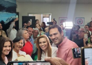 Paola Gárate descarta “dedazo” para llegar a liderar el tricolor en Sinaloa