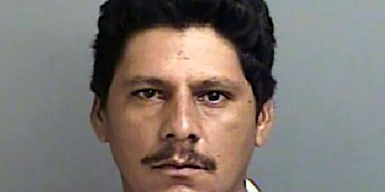 Más de 200 policías buscan a mexicano señalado como responsable de matanza en Texas