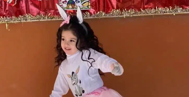 Madre busca desesperada a la pequeña  Ana Lucía; su padre la sustrajo de Australia