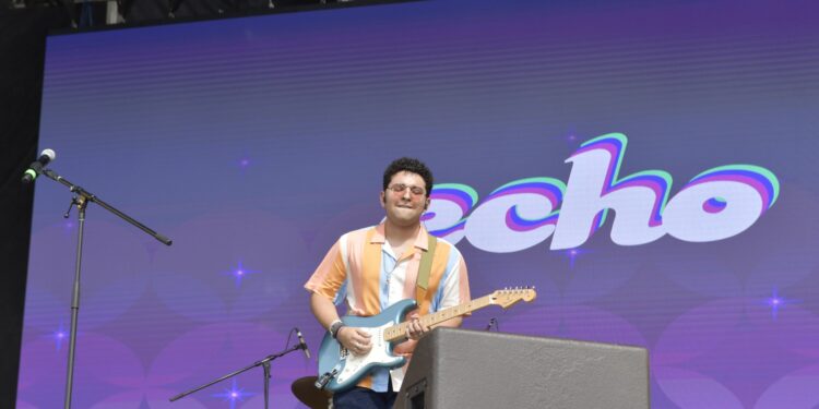 Grupos locales de música amenizan la tarde en el Festival del Globo Culiacán 2023