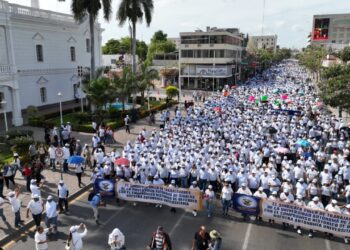 Más de 25 mil universitarios salen a las calles para defender a la UAS y la Autonomía Universitaria