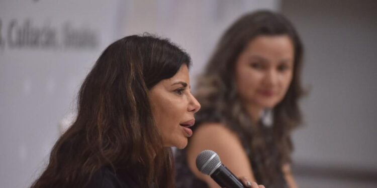 Apoyemos el empoderamiento femenino desde todos los frentes para terminar con brechas de desigualdad: Adriana Rojo