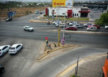 Continúan las labores de construcción de Entorno Escolar Seguro en el bulevar Elbert